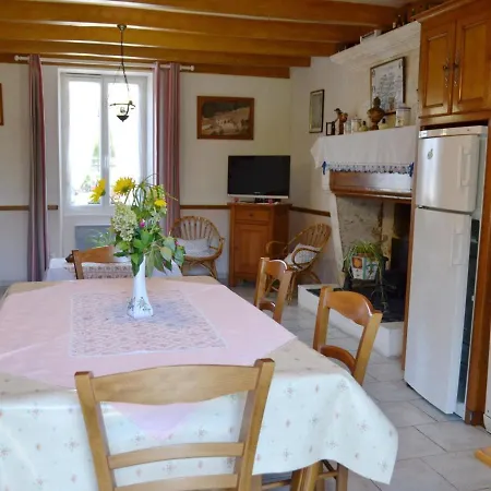 Familial Avec Jardin Au Bord De L'eau, Terrasses, Velo, Jeux, Proche Charente, Wifi Inclus - Fr-1-653-189 Holiday home