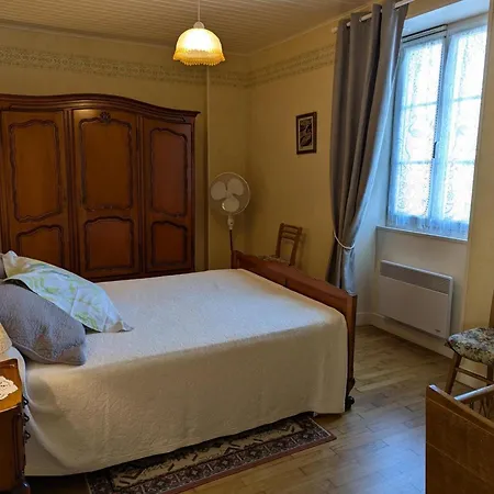 Dom wakacyjny De Peche Au Bord De La Charente Avec Wifi Et Parking - Fr-1-653-189